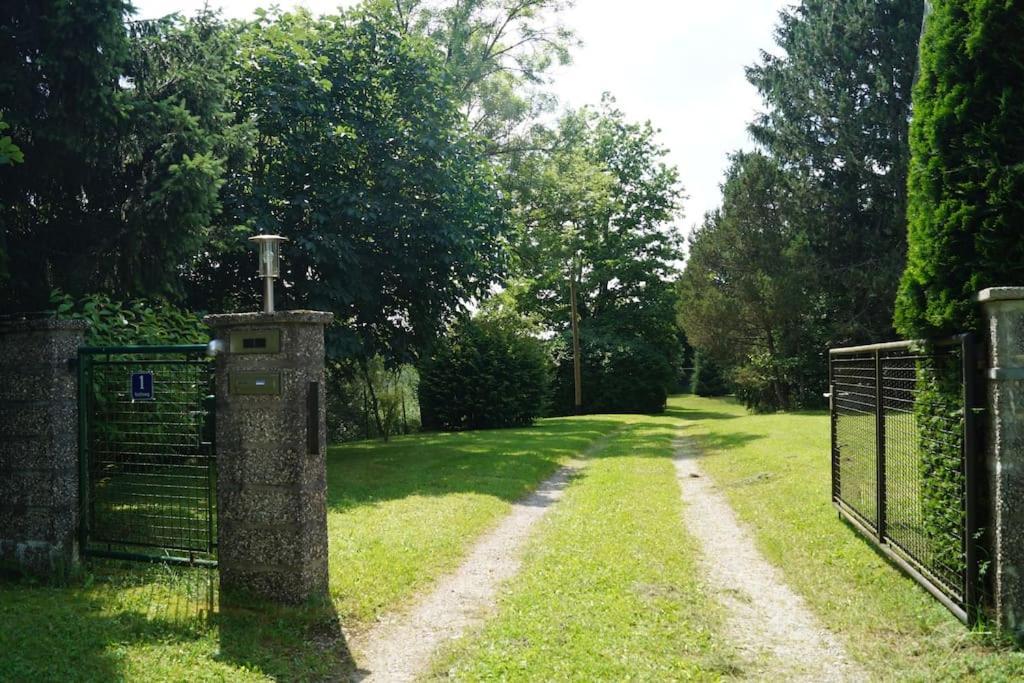 Idylisches Cottage Mit Reh ヴェルトゼー エクステリア 写真